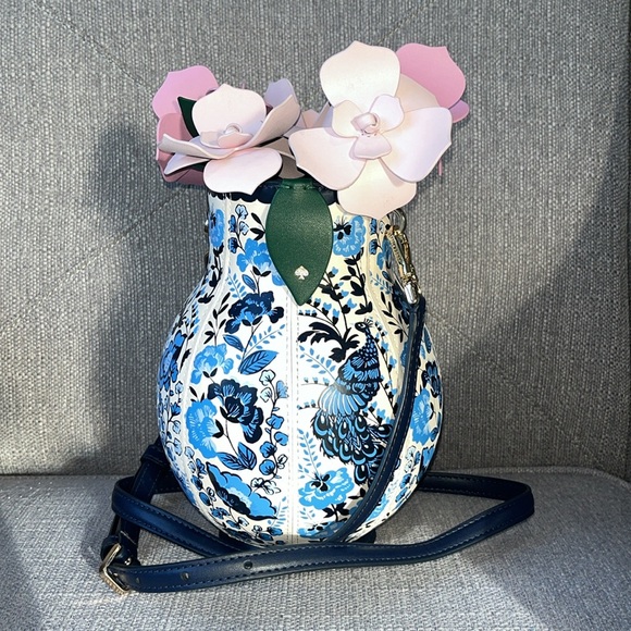 ♠️kate spade Perfect Plume Peacock Floral Printed 3D Vase Crossbody Bag, Blue - Picture 11 of 16